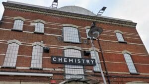 Lire la suite à propos de l’article Méningite : l’Angleterre confrontée à une flambée inédite, un premier cas lié au cluster signalé en France