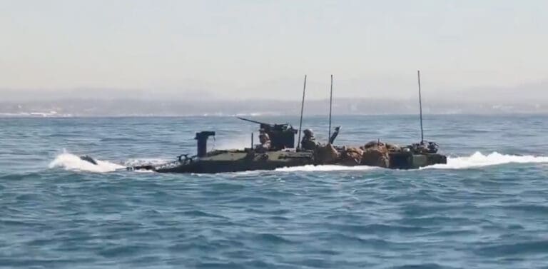 Lire la suite à propos de l’article Moyen-Orient : Les États-Unis se préparent à une intervention terrestre avec le déploiement d’une unité de Marines