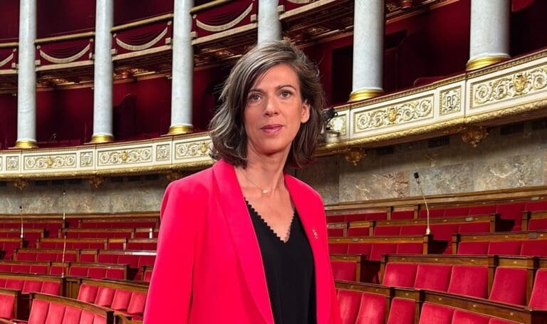 Lire la suite à propos de l’article Sandrine Runel : la députée PS refuse de « renvoyer dos à dos » LFI et l’extrême droite