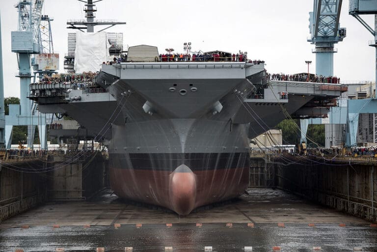 Lire la suite à propos de l’article USS Gerald Ford : un incendie contraint le porte-avions américain à interrompre sa mission au Moyen-Orient