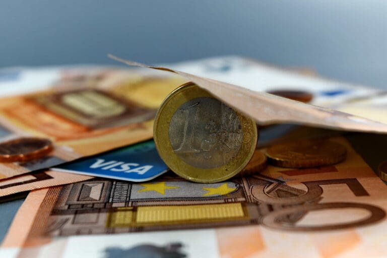 Lire la suite à propos de l’article Revolut : la suppression des services sur l’or et l’argent en Europe alimente la polémique