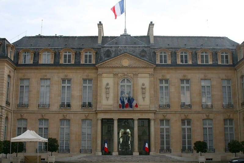 You are currently viewing Élysée : enquête explosive sur des marchés publics liés aux cérémonies du Panthéon