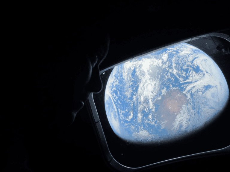 Lire la suite à propos de l’article Artemis II : des astronautes photographient la Terre depuis la Lune avec un iPhone 17 Pro Max