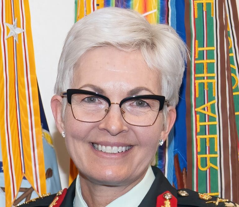 Lire la suite à propos de l’article Canada : La cheffe d’Etat major de la Defense affirme que son pays doit “se préparer à des conflits à grande échelle” 