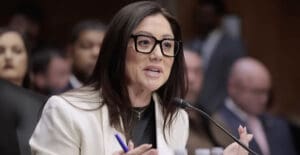 Lire la suite à propos de l’article États-Unis : la ministre du Travail de Donald Trump contrainte de quitter le gouvernement après des scandales