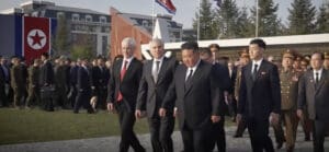 Lire la suite à propos de l’article Corée du Nord : Kim Jong-un confirme l’ordre donné aux soldats présents en Ukraine de se suicider plutôt que d’être capturés