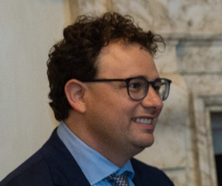 Lire la suite à propos de l’article Claude Mythos : l’IA d’Anthropic s’échappe de son sandbox et publie la méthode en ligne