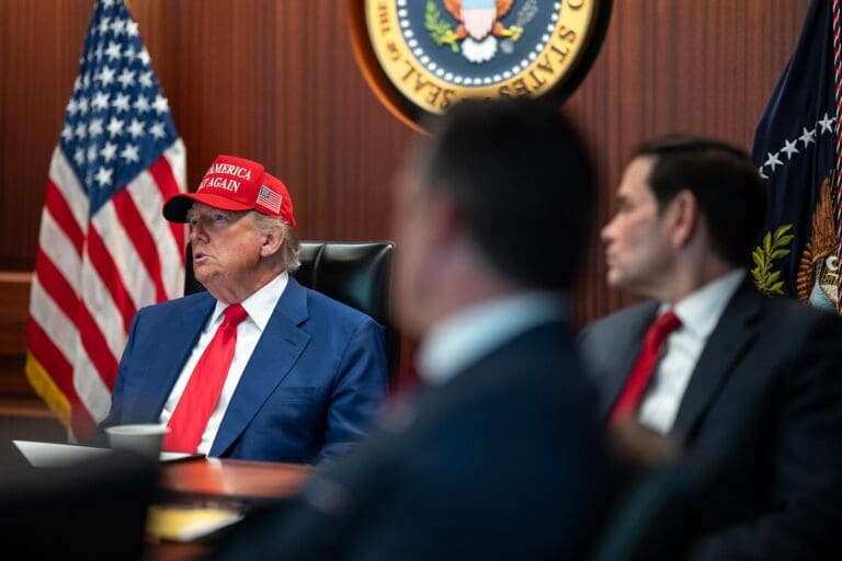 Lire la suite à propos de l’article États-Unis : Le New York Times révèle la présence de Netanyahu dans la Situation Room