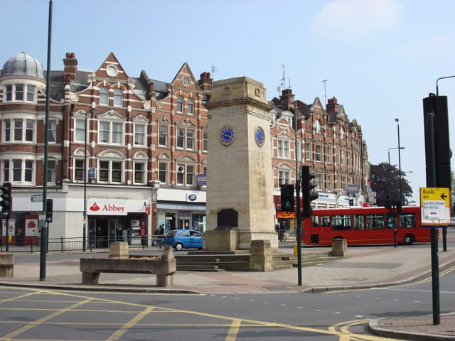 Lire la suite à propos de l’article Golders Green : attaque antisémite à Londres, Keir Starmer réagit