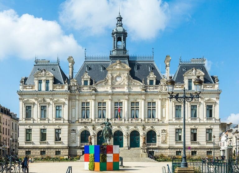 Lire la suite à propos de l’article Menace au couteau dans un bar de Vannes : un sans-abri interpellé