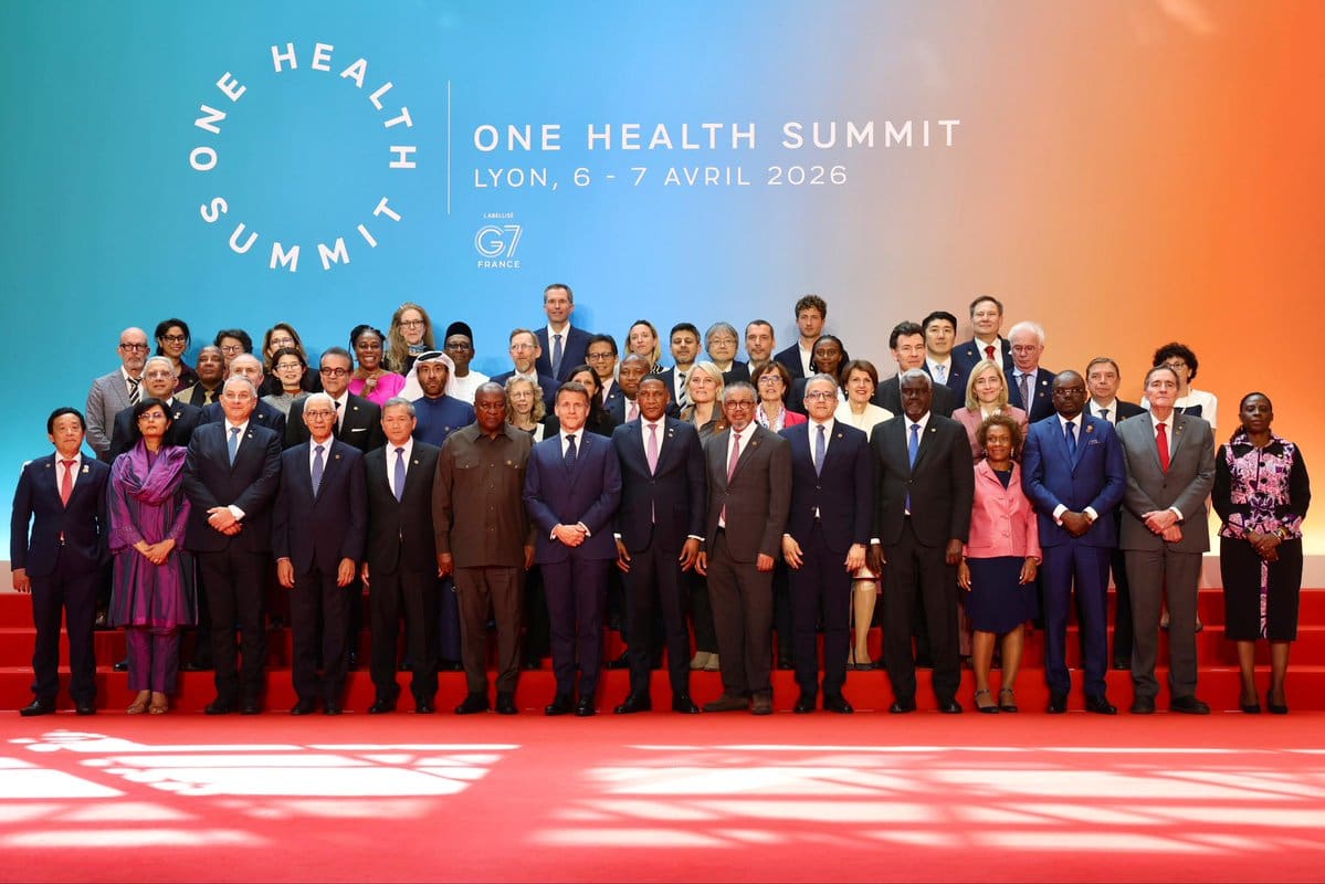 You are currently viewing Résistances aux antibiotiques : un pacte mondial signé à Lyon lors du Sommet One Health