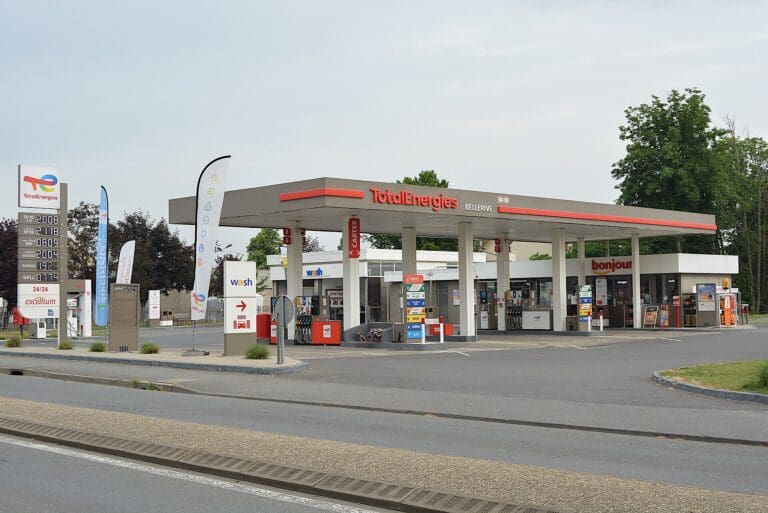 Lire la suite à propos de l’article Superprofits TotalEnergies : le gouvernement n’exclut pas une taxe