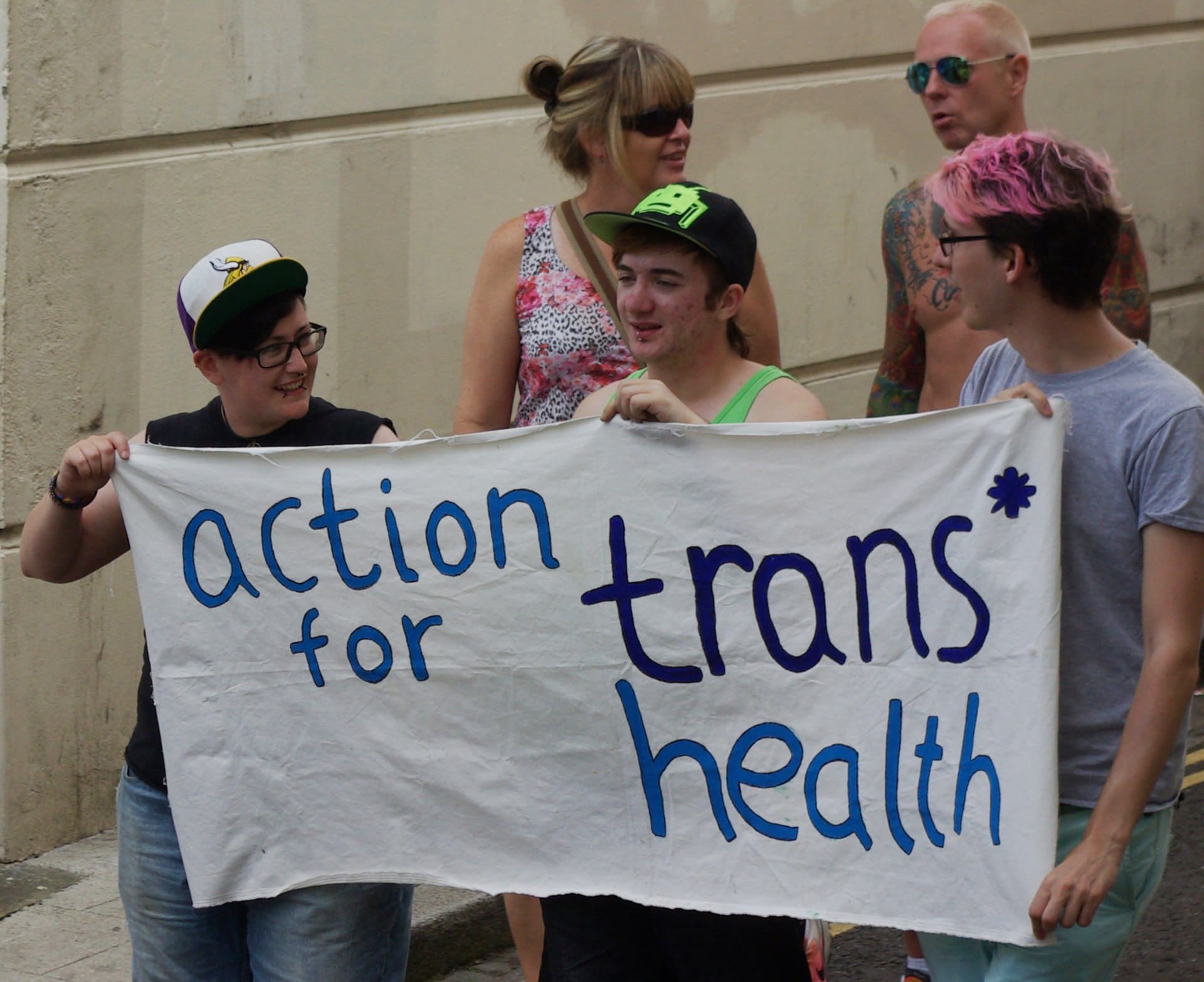 You are currently viewing Transition de genre : une étude finlandaise interroge les bénéfices sur la santé mentale