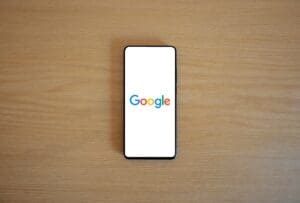 Lire la suite à propos de l’article Google revoit ses icônes : Gmail, Drive, Meet et toute la suite Workspace se refont une beauté
