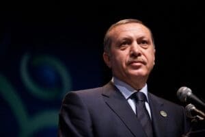 Lire la suite à propos de l’article Turquie : Erdogan recule sur la fermeture d’une université après l’assaut policier contre l’opposition