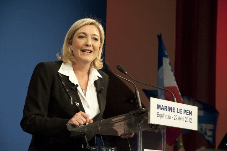 Lire la suite à propos de l’article Présidentielle 2027 : Marine Le Pen assure qu’elle sera candidate en cas de condamnation avec sursis