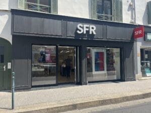 Lire la suite à propos de l’article Rachat de SFR : le feuilleton des négociations entre Orange, Free et Bouygues plonge salariés et clients dans l’incertitude