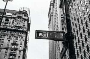 Lire la suite à propos de l’article Cerebras : entrée en Bourse record et envolée à Wall Street pour le spécialiste des puces géantes