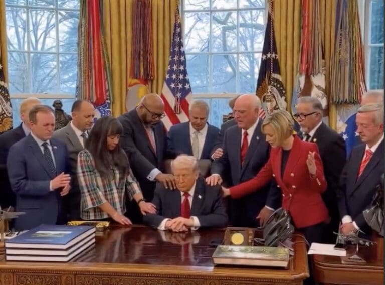 Lire la suite à propos de l’article États-Unis : Donald Trump et les conservateurs religieux réunis à Washington pour un « festival de prières » controversé