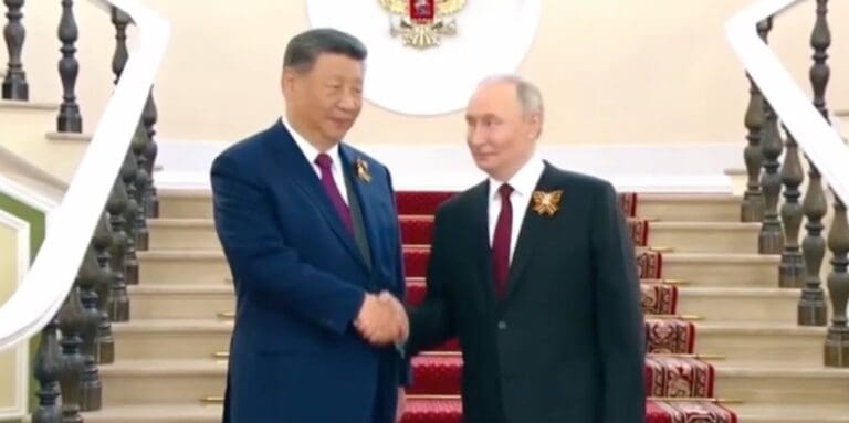 Lire la suite à propos de l’article Xi Jinping : après Donald Trump, Vladimir Poutine vient consolider l’axe Pékin-Moscou
