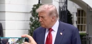 Lire la suite à propos de l’article États-Unis : sous Donald Trump, une centaine d’ambassadeurs américains manquent toujours à l’appel
