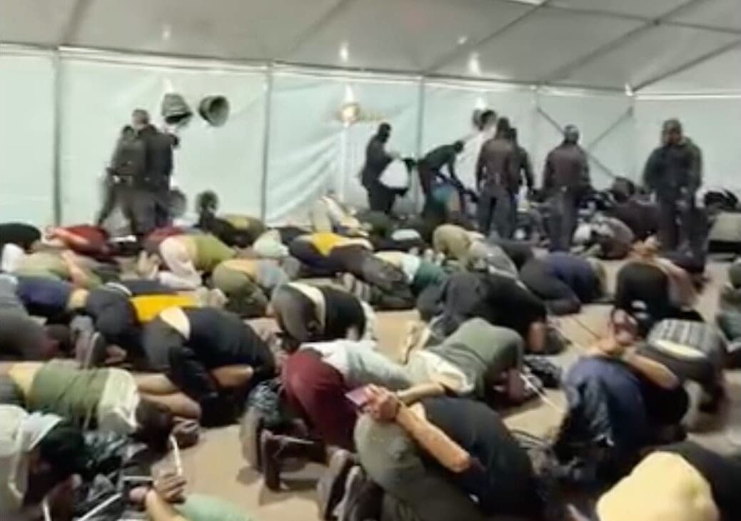 You are currently viewing Flottille pour Gaza : Israël expulse 37 Français et l’ensemble des militants étrangers après leur interception en mer