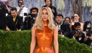 Lire la suite à propos de l’article Royaume-Uni : 90 kg de cocaïne découverts dans un chargement de produits liés à la marque de Kim Kardashian