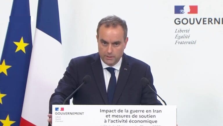 Lire la suite à propos de l’article Crise énergétique : le gouvernement débloque plus de 700 millions d’euros d’aides ciblées face à la flambée des carburants