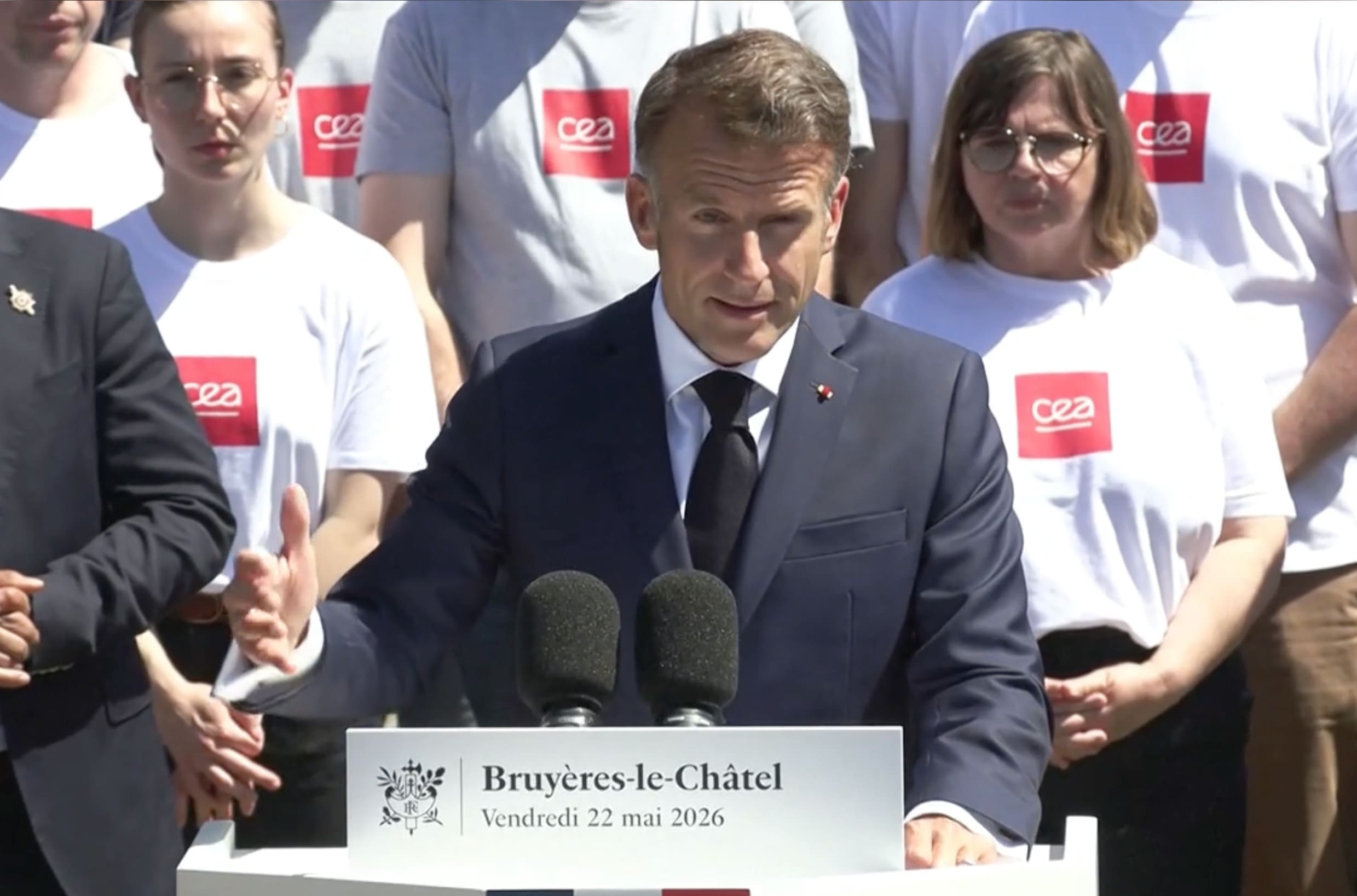 Emmanuel Macron annonce 1,55 milliard d’euros de plus pour la filière quantique et les semi-conducteurs. Photo : Capture d'écran de Orange actu par AFPTV.
