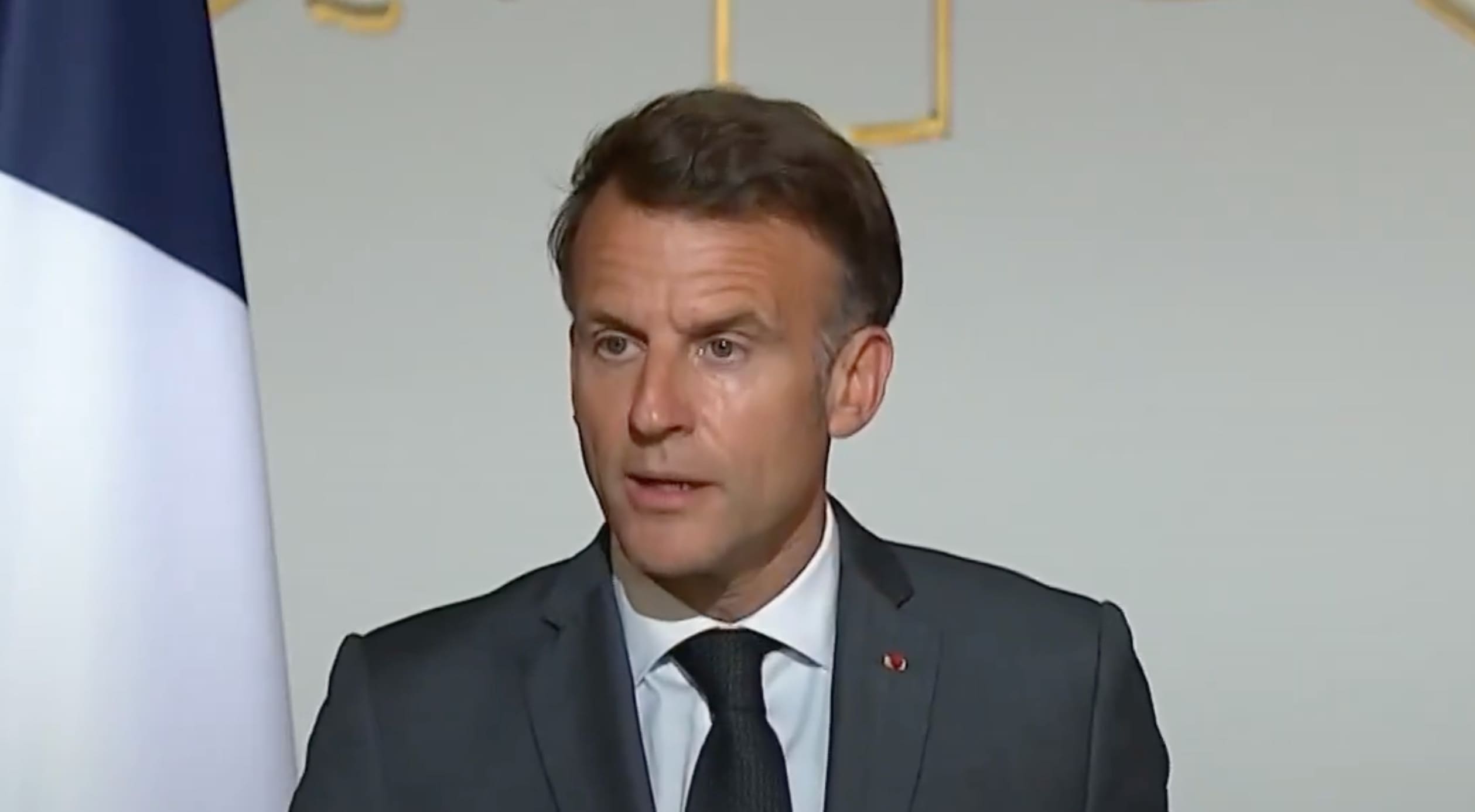 You are currently viewing Code noir : Emmanuel Macron ouvre la porte à une réflexion sur les réparations de l’esclavage