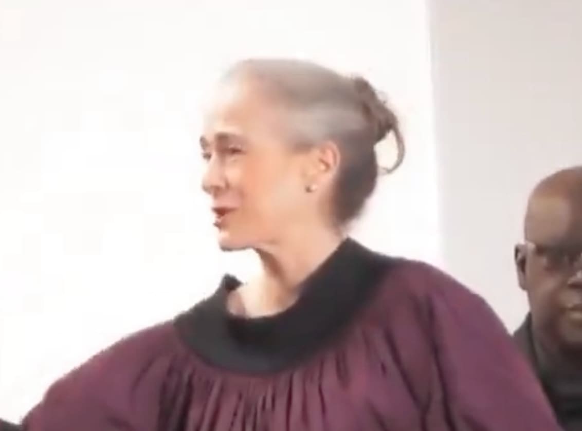 You are currently viewing Delphine Ernotte à Cannes : sa robe fait polémique sur les réseaux