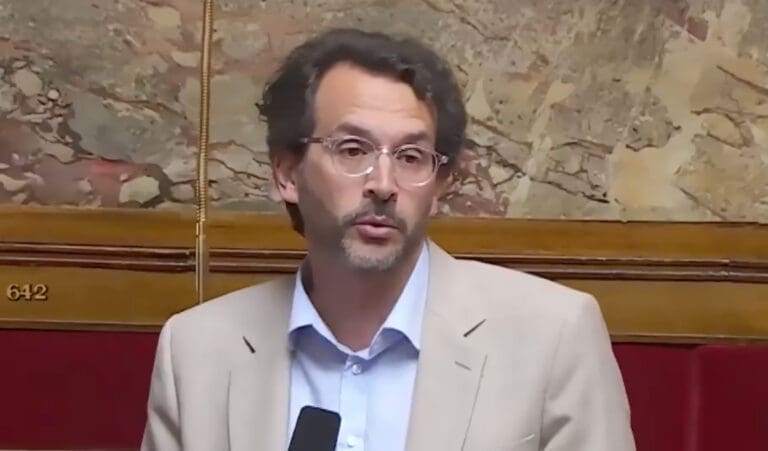 Lire la suite à propos de l’article État d’alerte de sécurité nationale : le nouveau régime d’exception voté par les députés inquiète l’opposition
