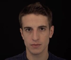 Lire la suite à propos de l’article France Télévisions : l’arrivée de Baptiste Rossi relance le débat sur l’influence de l’exécutif