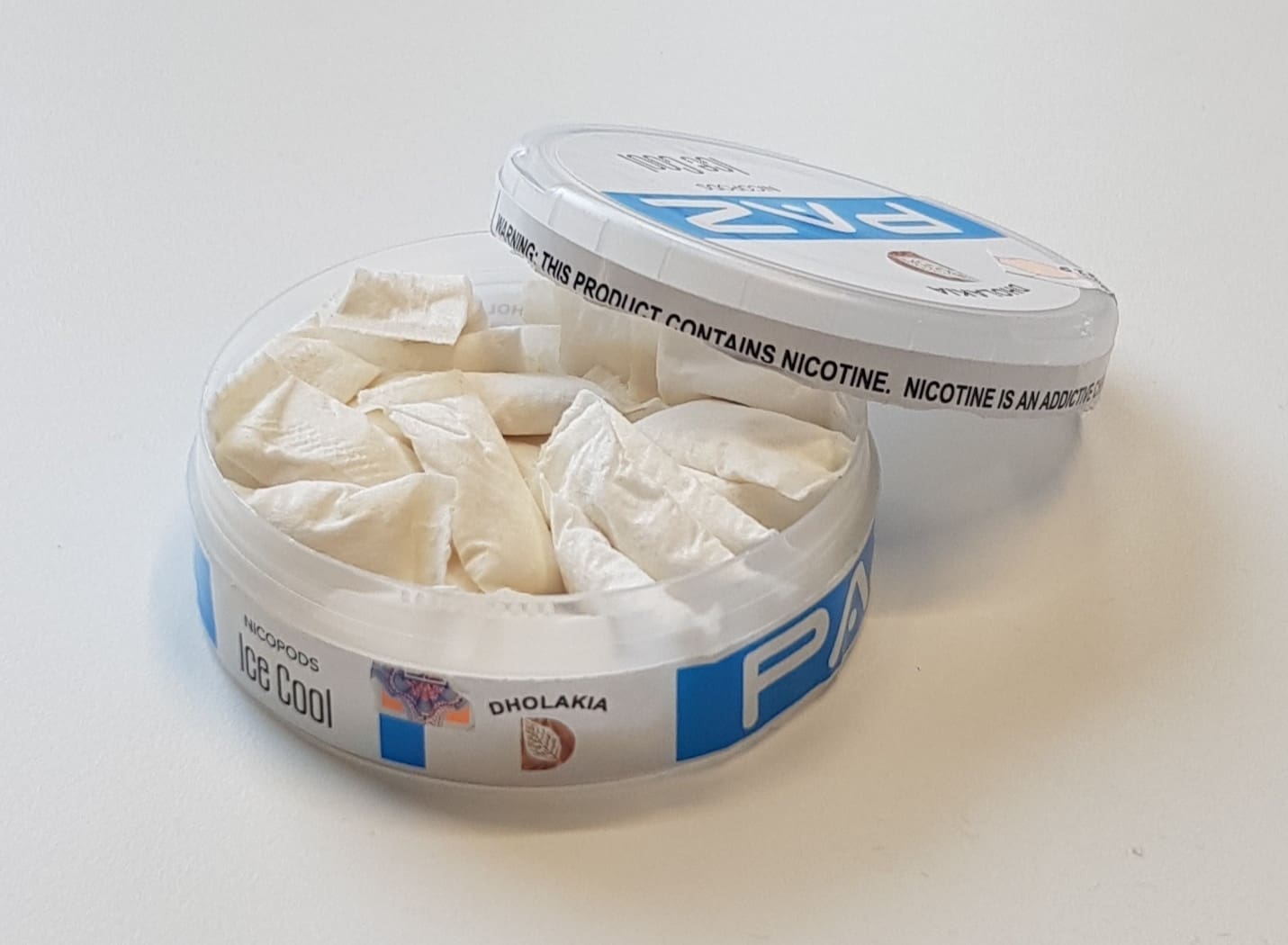 Sachets de nicotine surnommés les "snus". Photo : Wikimédia.