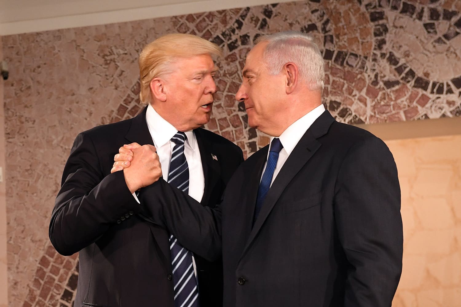 You are currently viewing Iran : les têtes de Donald Trump et Benyamin Netanyahou mises à prix pour 50 millions d’euros ?