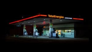 Lire la suite à propos de l’article Pétroliers : pourquoi BP, Shell et Esso tournent progressivement le dos à la France