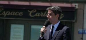 Lire la suite à propos de l’article Présidentielle 2027 : Gabriel Attal officialise sa candidature et veut rompre avec l’ombre de Macron