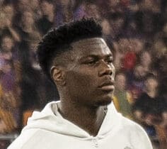 Lire la suite à propos de l’article Real Madrid : bagarre Valverde-Tchouaméni et crise totale avant le Clasico