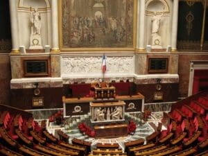 Lire la suite à propos de l’article Banques françaises : les financements aux énergies fossiles reculent à 16 milliards d’euros en 2025