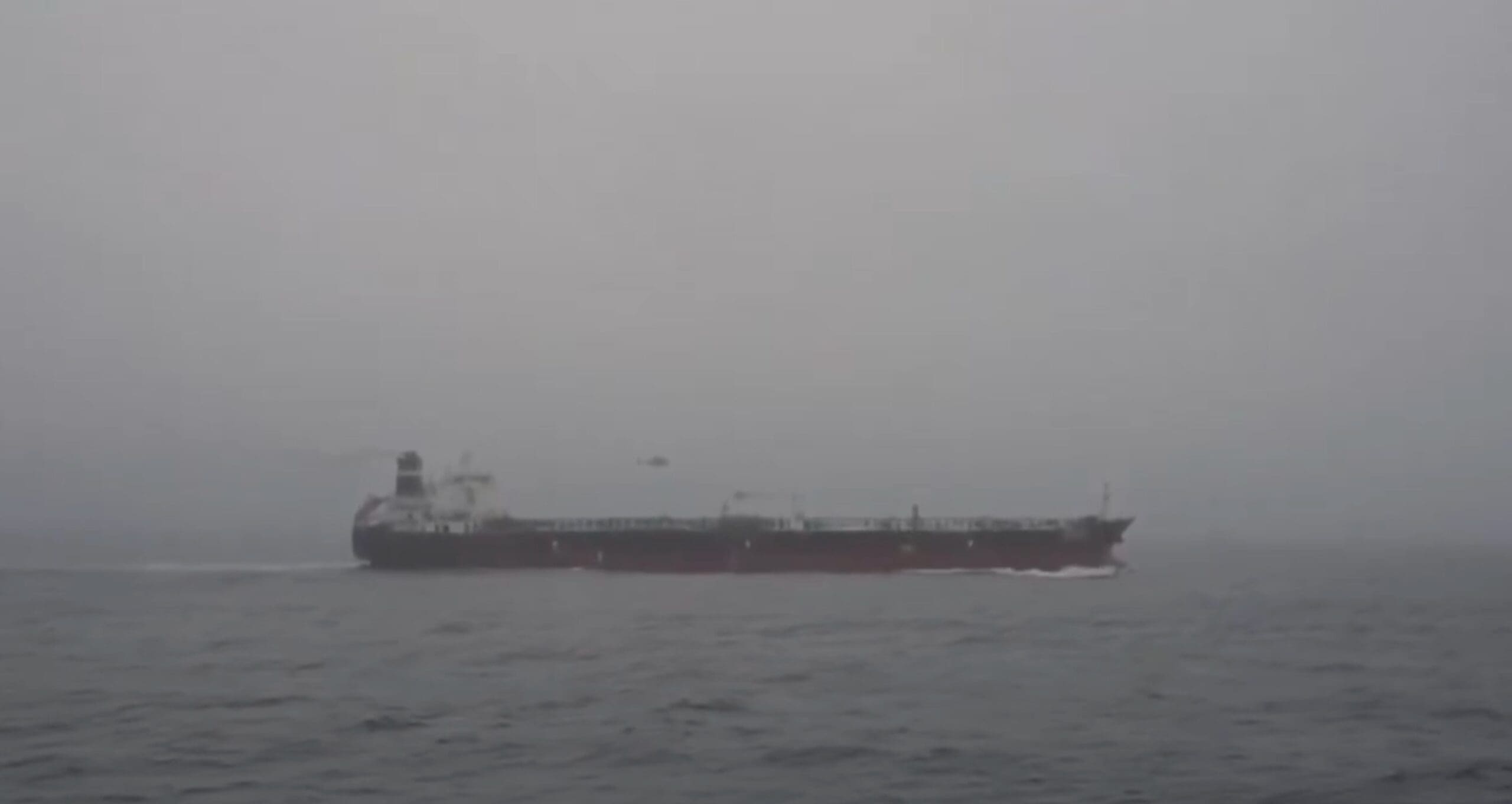 You are currently viewing Flotte fantôme russe : la France arraisonne le pétrolier Tagor et relance le bras de fer sur les sanctions pétrolières