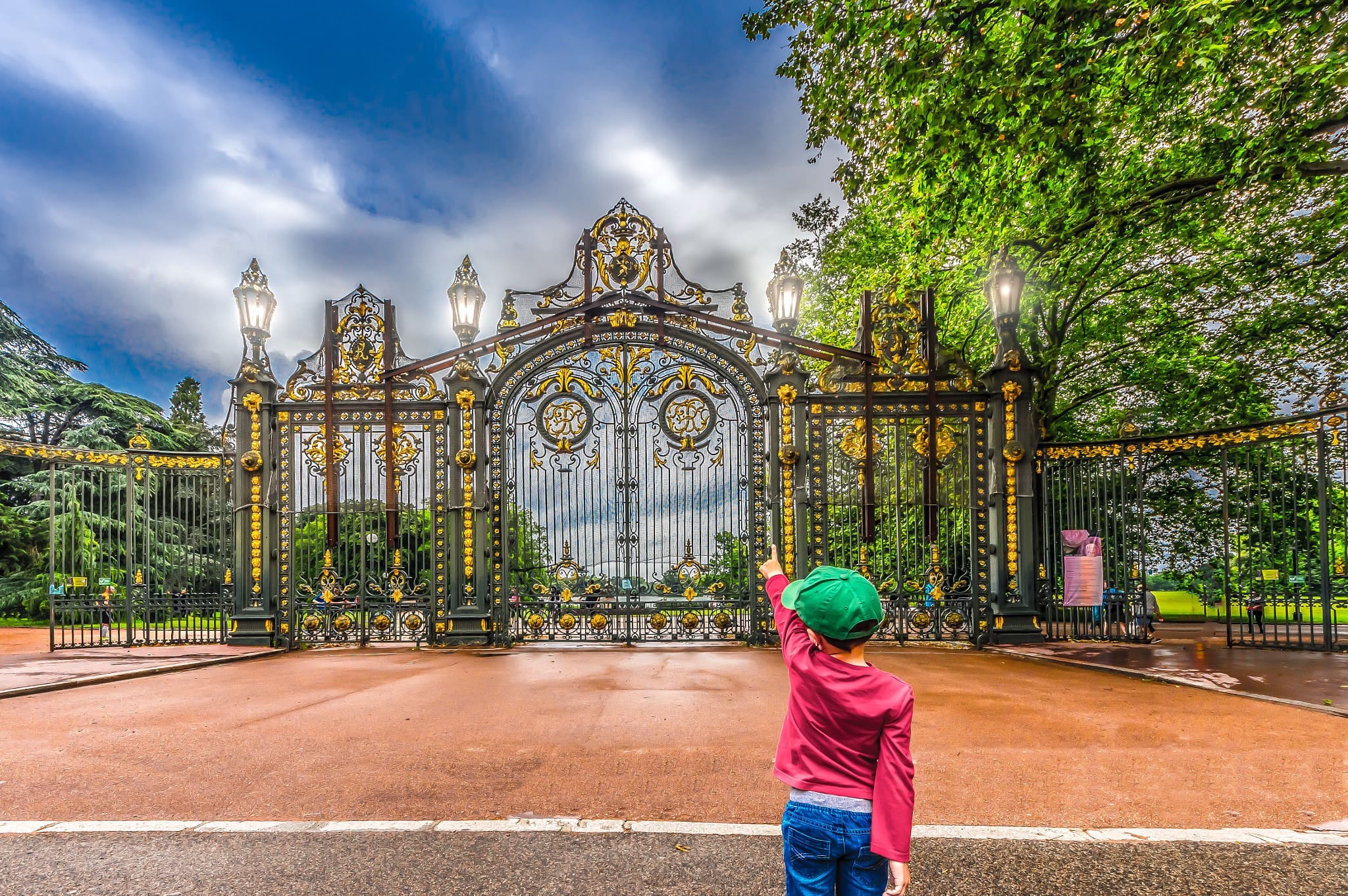 You are currently viewing École botanique à Lyon : le joyau pédagogique du parc de la Tête d’Or rouvre après 550 000 euros de rénovation