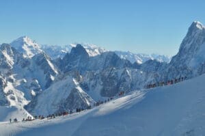 Lire la suite à propos de l’article JO d’hiver 2030 : le COJOP installe sa commission environnement sous l’œil du défi climatique