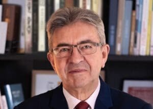 Lire la suite à propos de l’article Jean-Luc Mélenchon : le leader insoumis lance sa campagne présidentielle 2027 à Saint-Denis