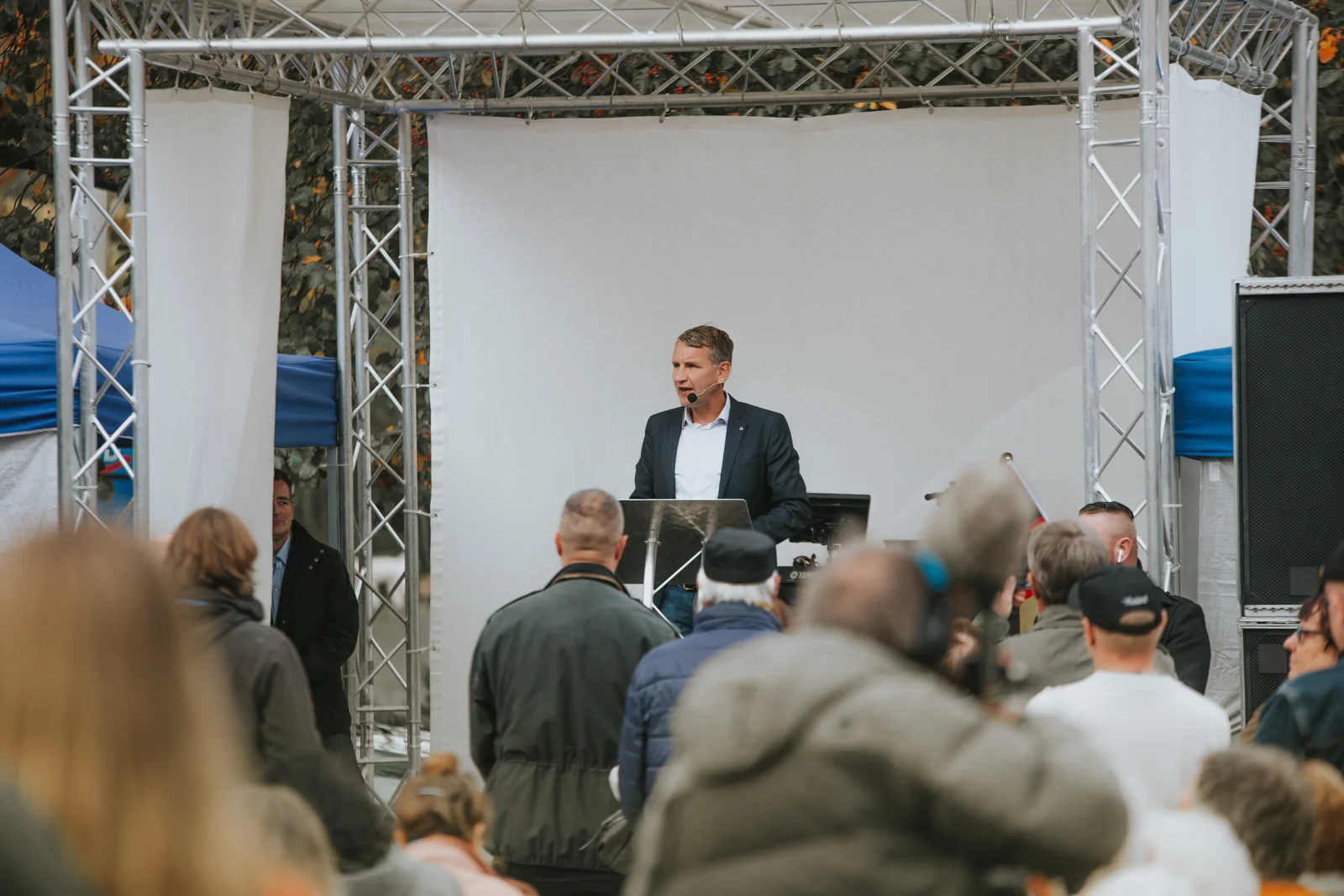 You are currently viewing Allemagne : Björn Höcke divise l’AfD en affirmant que les Allemands de l’Ouest sont américanisés